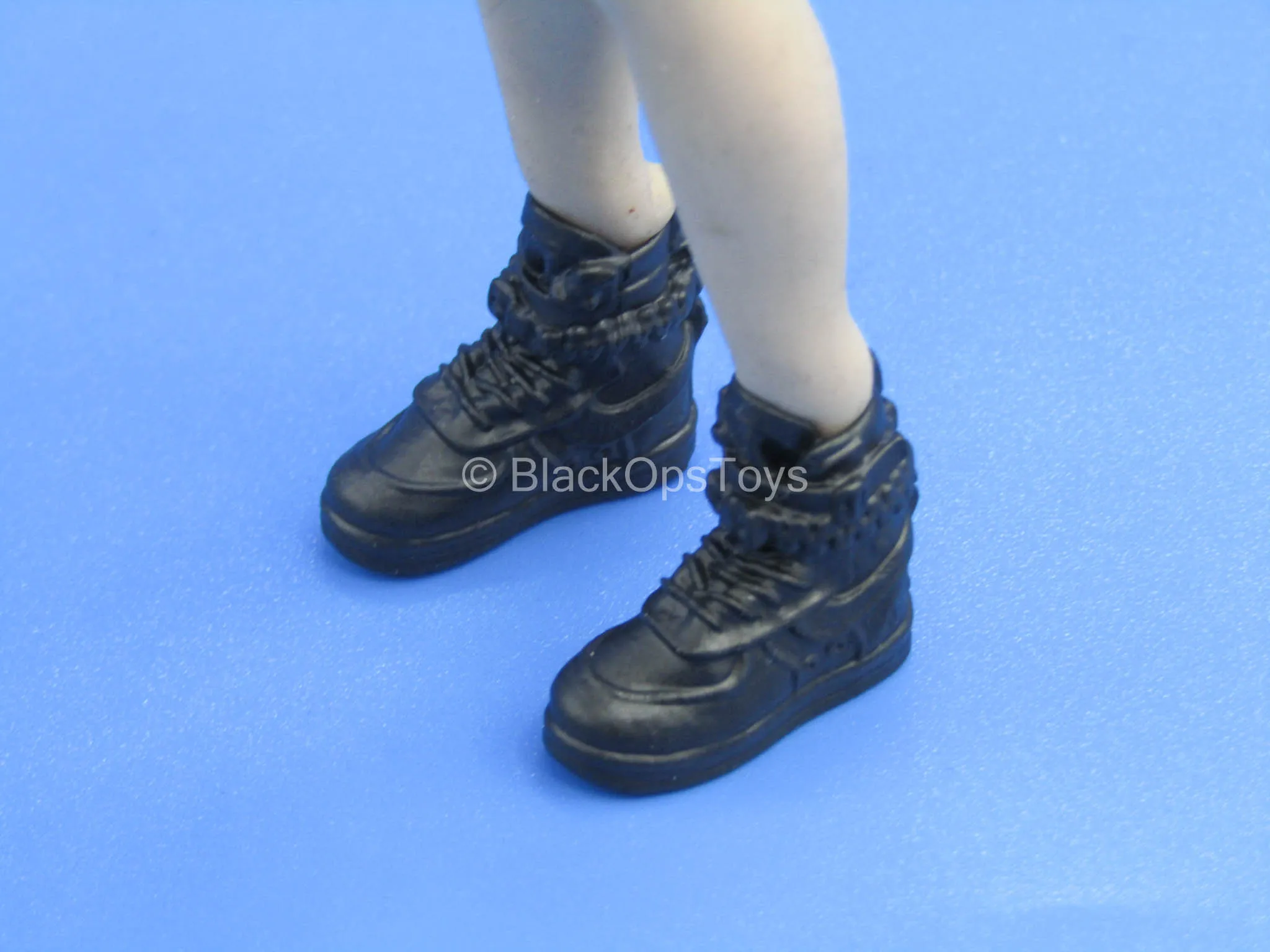 1/12 - Custom - Female Black Combat Shoes (Peg Type)