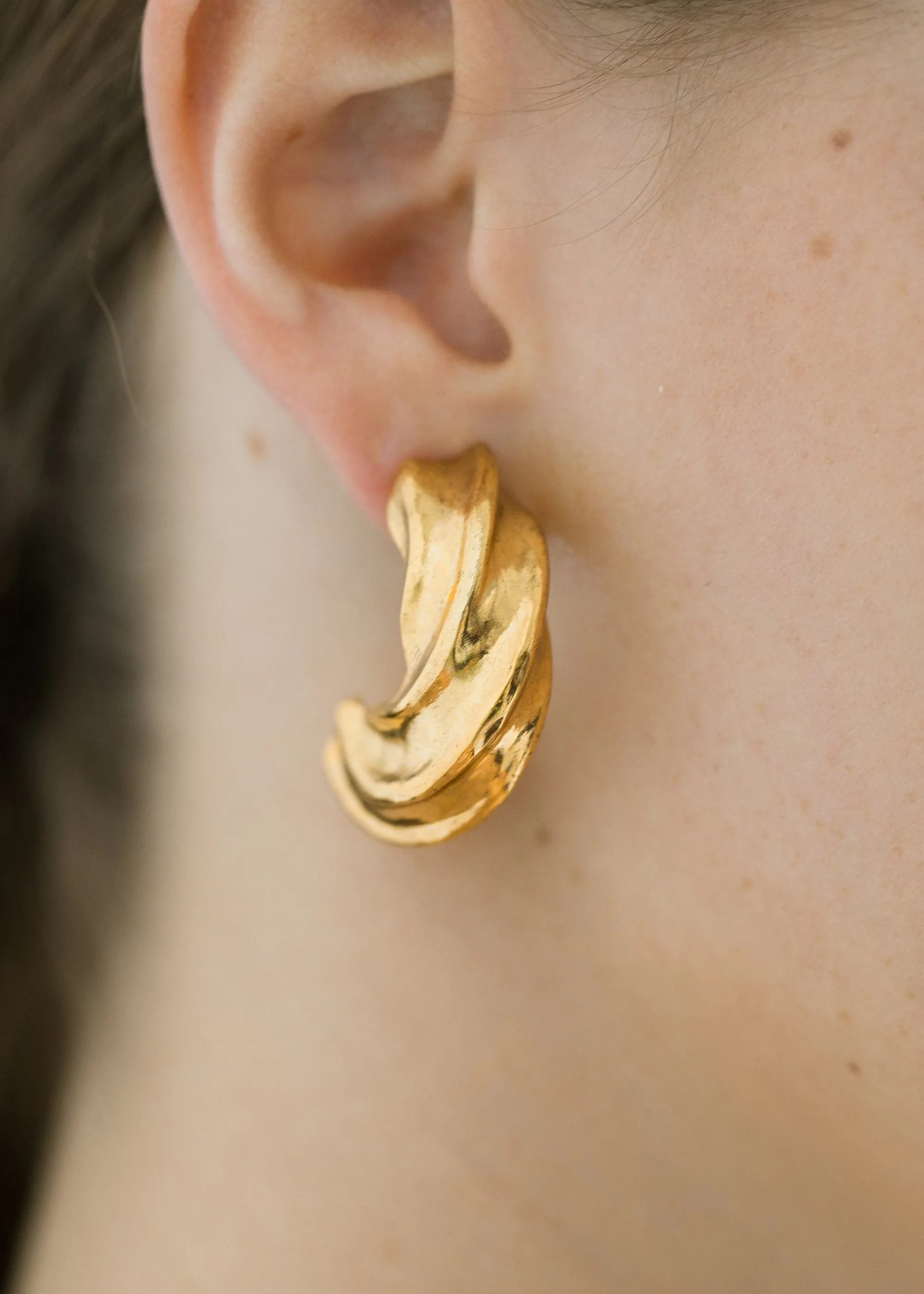 Aaryn Earrings -- Gold