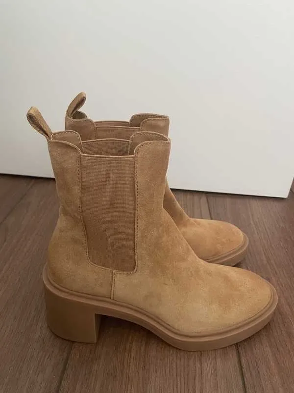 GUNNER BOOTIES BROWN SUEDE - re:vita